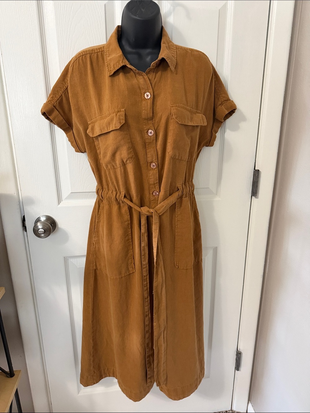 a.n.a Button-Front Midi Shirt Dress in Camel Brown